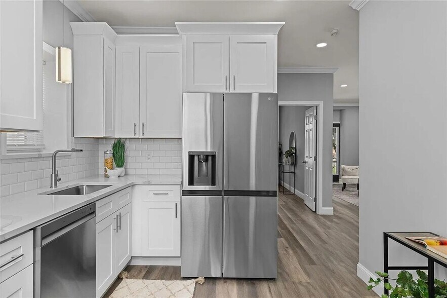 Building Photo - 4406 Ellenwood Ave