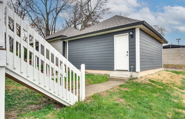 Building Photo - 338 Vivelle Ave