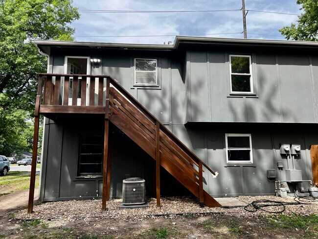 Building Photo - 226 S Ridgeview Rd