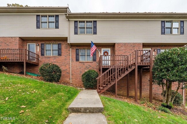 Building Photo - 2 Bdrm / 1.5 Bath Townhouse in Johnson City - Near ETSU, JCMC & VA