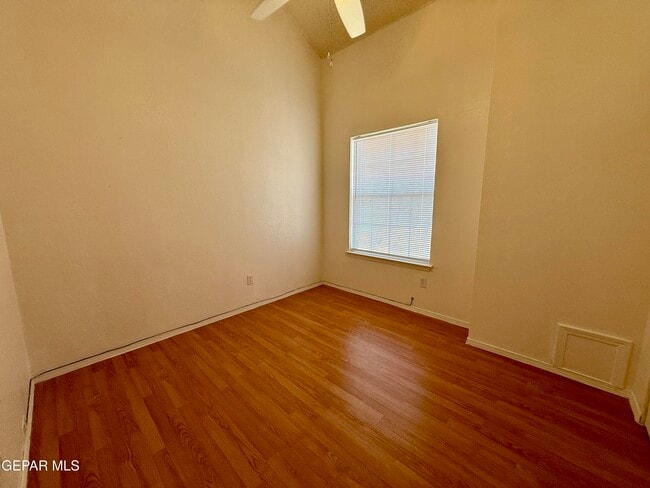 Building Photo - 10924 Walden Pond Ln