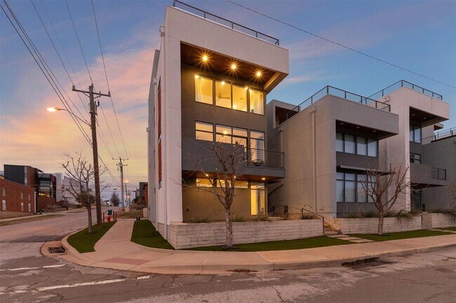 Building Photo - 841 NW 6th St