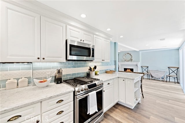 Building Photo - 480 Thalia St