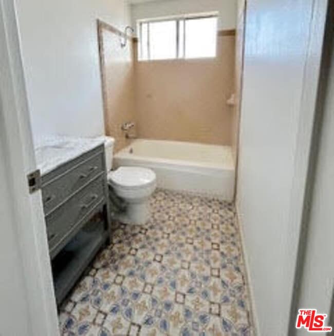 Building Photo - 5529 Cartwright Ave