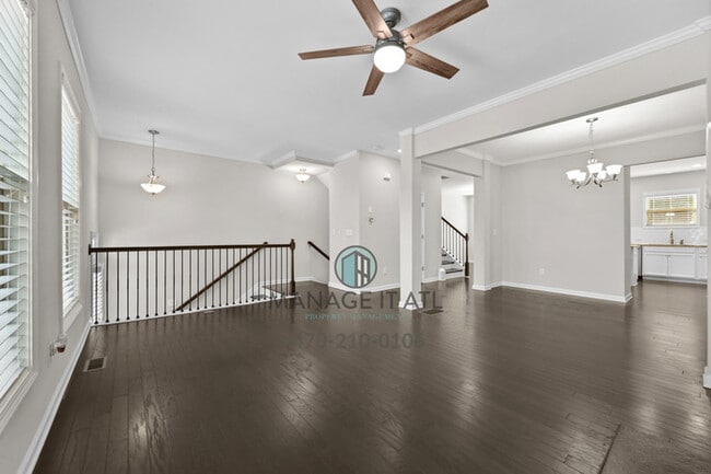 Building Photo - A beautifully maintained 3-bedroom, 3.5-ba...
