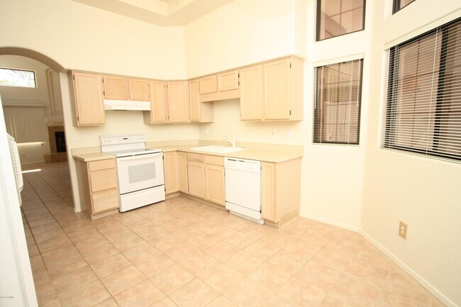 Building Photo - 1260 W Hopbush Way