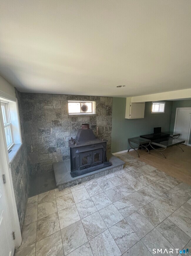 Building Photo - 26 Tamarack Cir