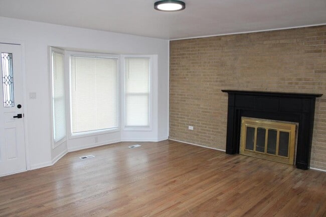 Building Photo - 4926 Haskell Ave