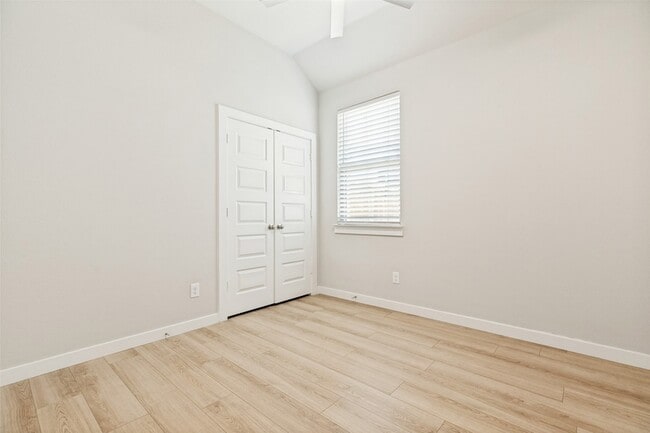 Building Photo - 204 Mountain Meadow Ln