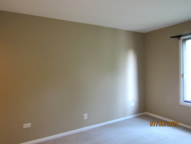 Building Photo - 950 Cumberland Ct