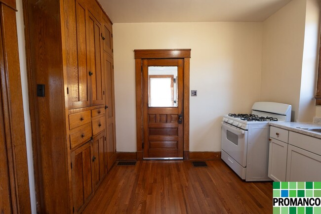 Building Photo - Southern Style Charming 3-Bedroom Farmhouse