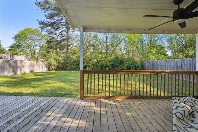 Building Photo - 2061 Tiger Flowers Dr NW