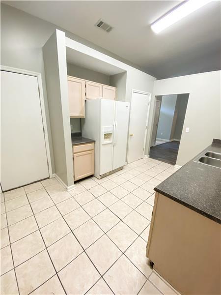 Building Photo - 42 Cutler Dr