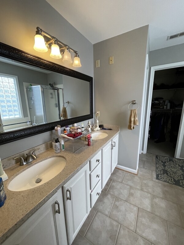 Building Photo - 6108 N Willow Pond Dr