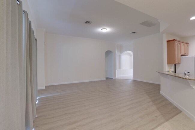 Building Photo - 2695 Palastro Way