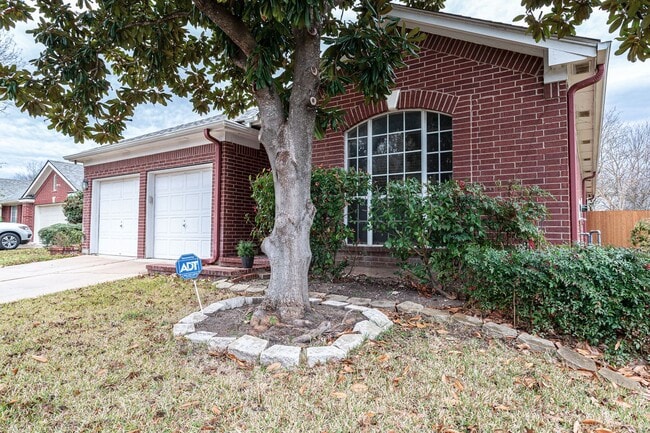 Building Photo - 1235 Blackthorn Dr