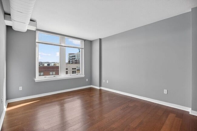 Building Photo - 155 Potomac Passage