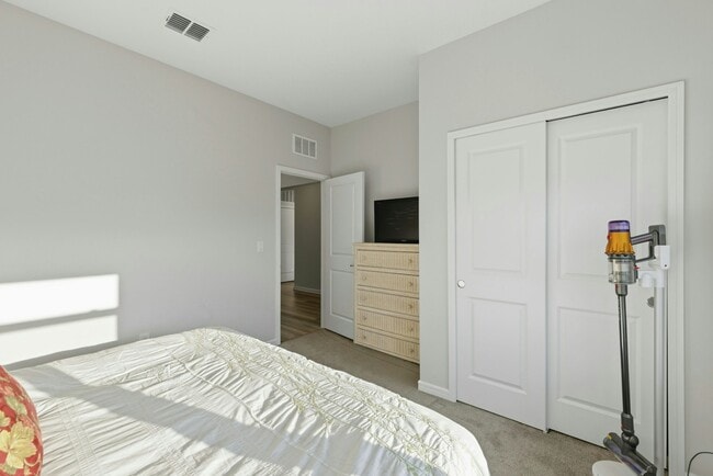 Building Photo - 5584 SW 85th Ave Rd