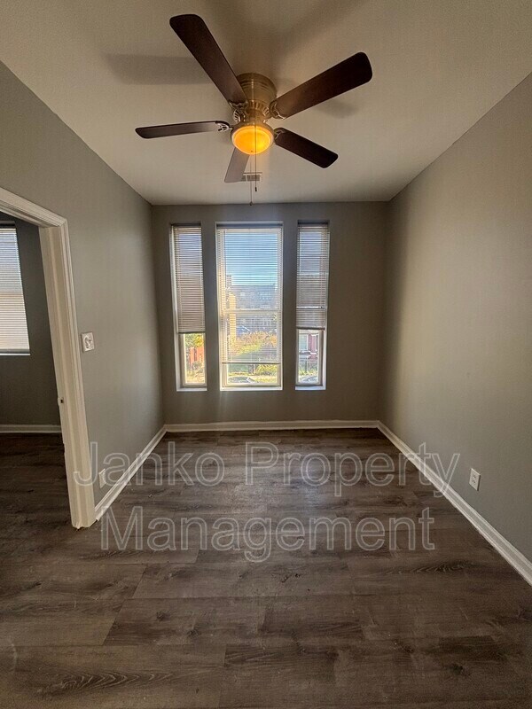 Building Photo - 7134 S Cornell Ave