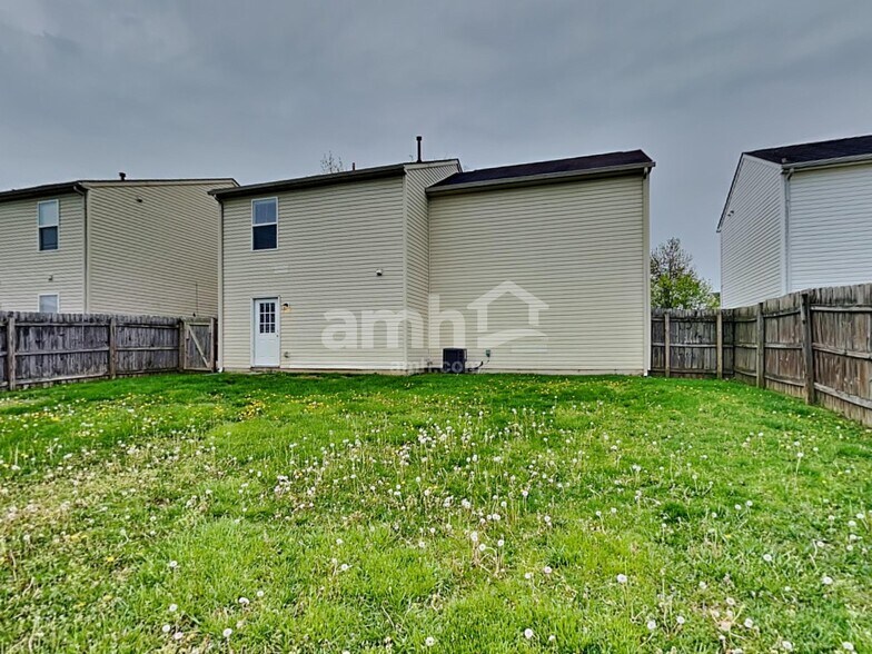 Building Photo - 7504 Hemrich Dr