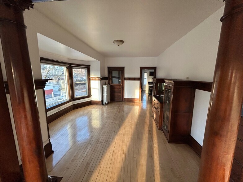 Building Photo - 2379 S Howell Ave