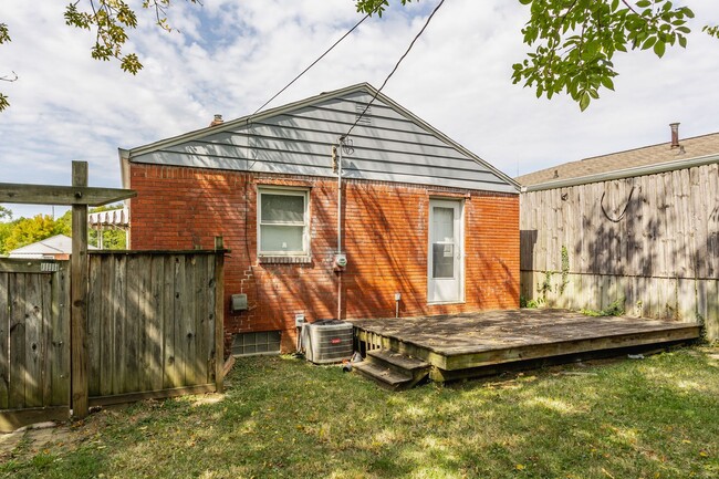 Building Photo - AVOID SCAMMERS!! WE DO NOT POST ON CRAIGSLIST!! Charming 2 Bedroom, 1 Bath brick home a block fro...