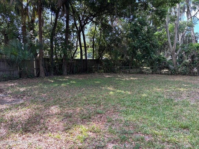 Building Photo - 1739 Cesery Blvd
