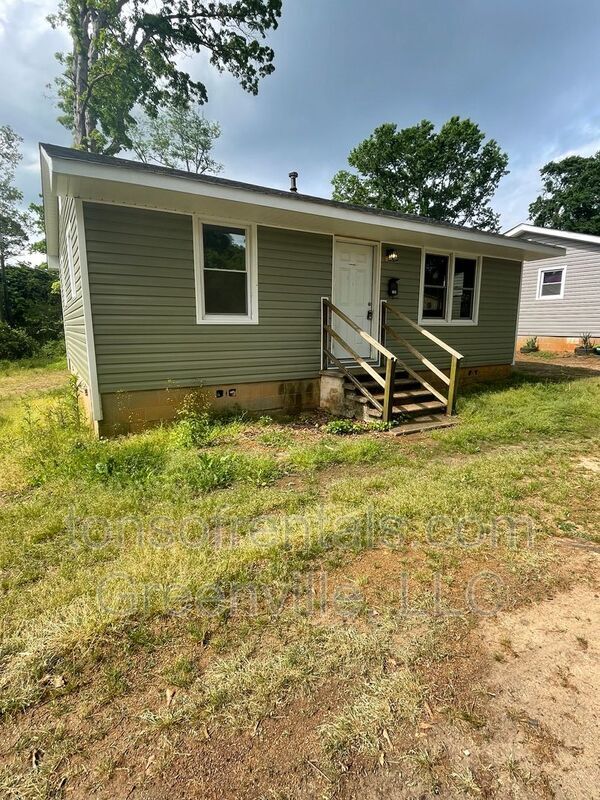 Primary Photo - 733 Fairfax St