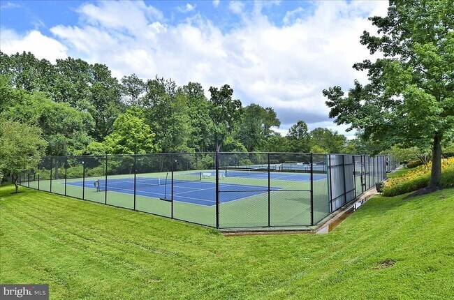 Building Photo - 5715 Balsam Grove Ct