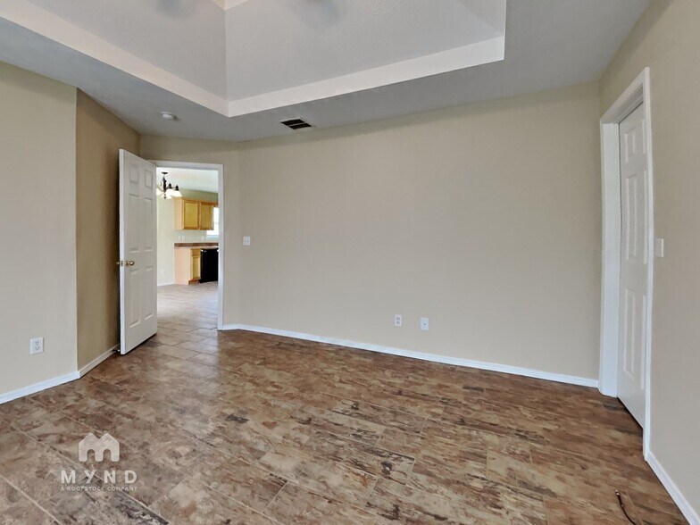 Building Photo - 3935 W Maple St