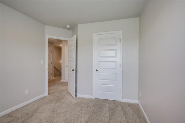 Building Photo - 2177 River Park Ct