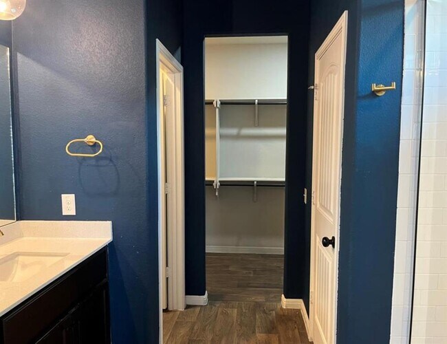 Building Photo - 14110 Luisium View