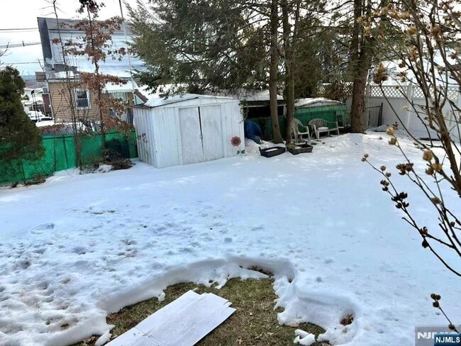 Building Photo - 402 Farnham Ave