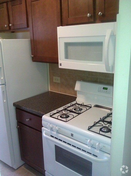 Kitchen - North Shore Apartments