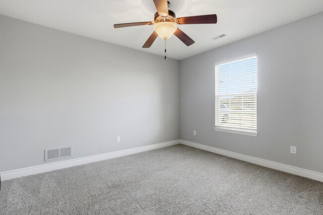 Building Photo - 300 Reedsport Ridge