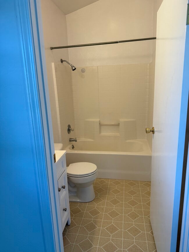 Building Photo - 3996 Dry Creek Rd