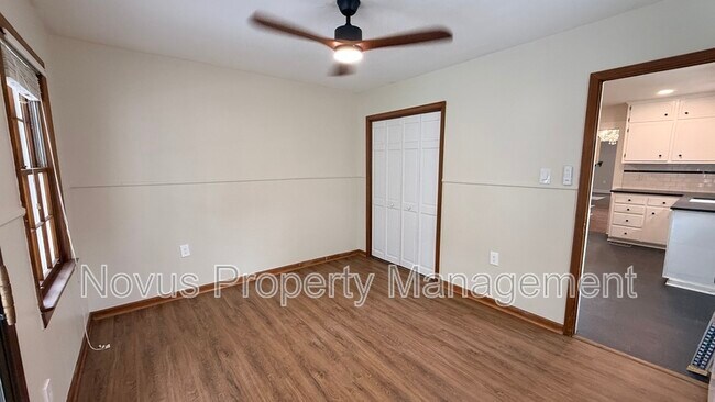 Building Photo - 142 Oak Ave