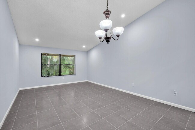 Building Photo - 12970 Dartford Trail