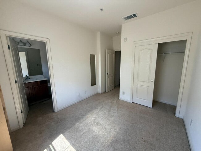 Building Photo - 2492 Autumnvale Dr