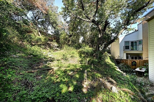 Building Photo - 6600 Valleyside Rd