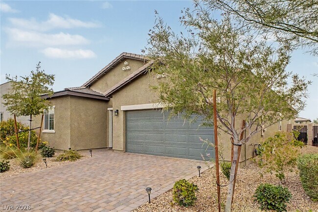 Building Photo - 7552 Blue Lotus Ave