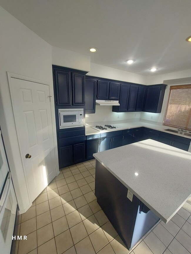 Building Photo - Stunning Two-Story Home with 4 Bedrooms an...