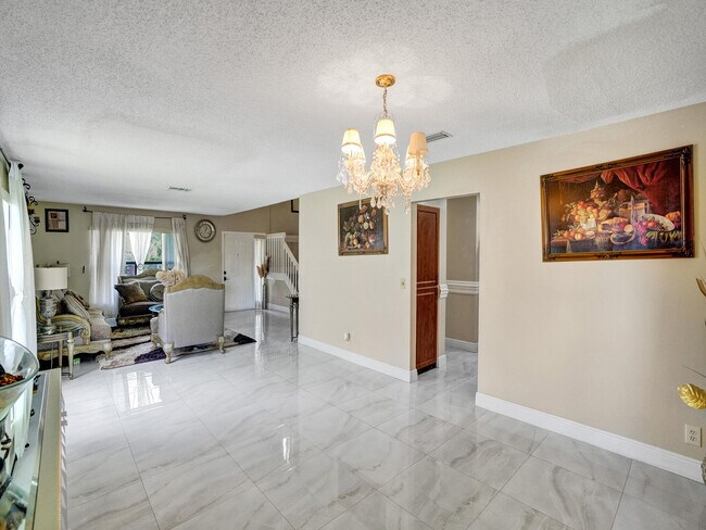 Building Photo - 9610 Dunhill Dr