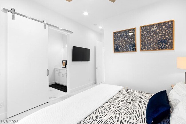 Building Photo - 4315 N Dapple Gray Rd