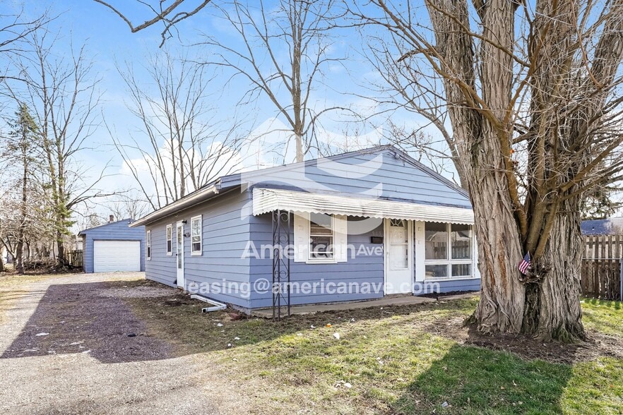 Building Photo - 905 Clement St