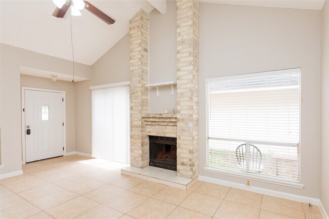 Building Photo - 13719 Vira Ln