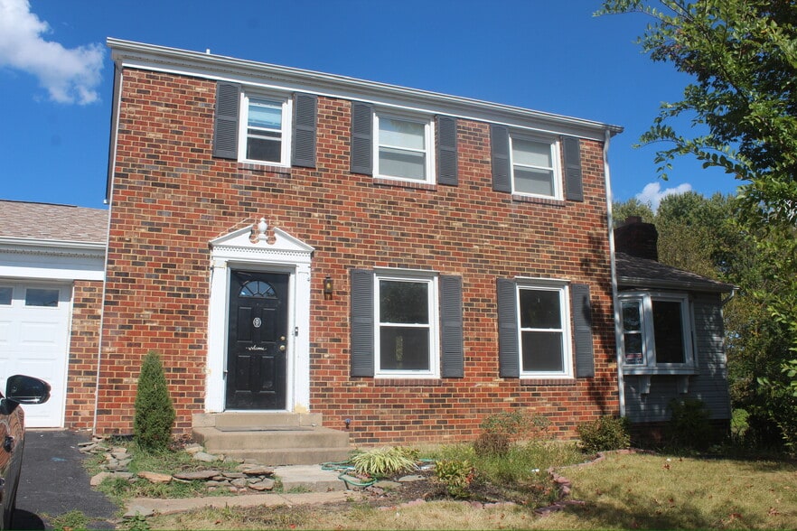 Building Photo - 750 Hickory Ct