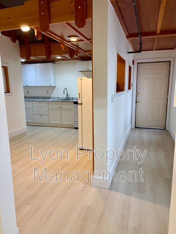 Building Photo - 262 Illinois St