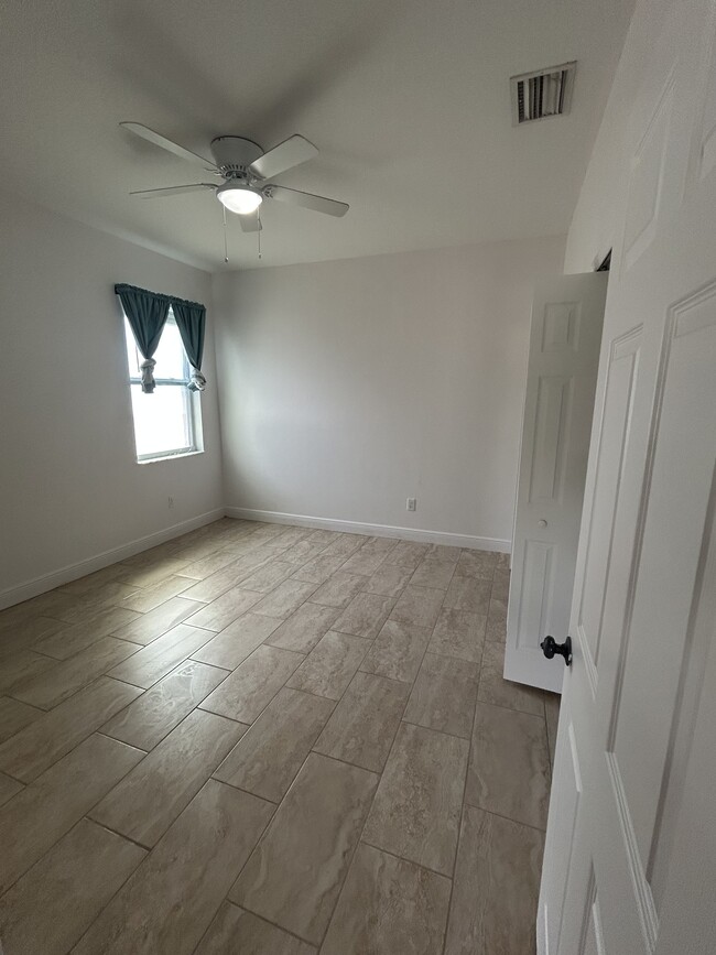 Building Photo - 2811 S 63rd St