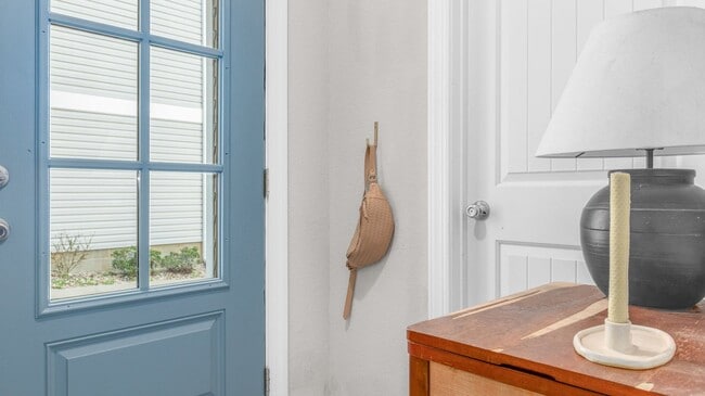 Building Photo - A First-Time Rental Available 09-15-25! 3 ...